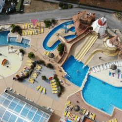 piscine et toboggan camping